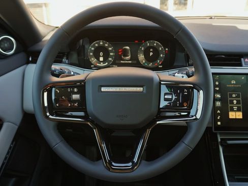 Used 2026 Land Rover Range Rover Evoque S AWD/4WD image 16