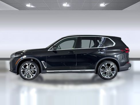 Certified 2024 BMW X5 sDrive40i w/ Parking Assistance Package RWD image 2