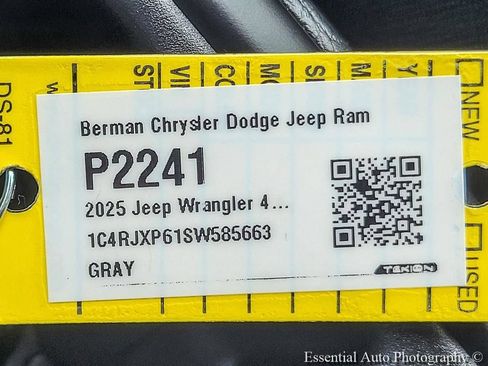 Certified 2025 Jeep Wrangler Unlimited Sahara AWD/4WD image 29