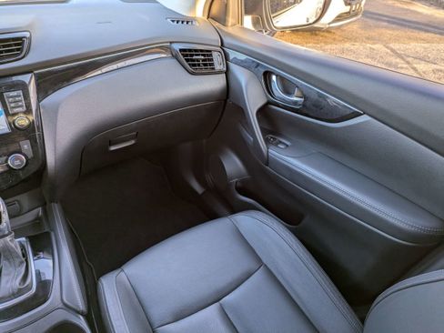 Used 2017 Nissan Rogue Sport SL w/ SL Premium Package image 17