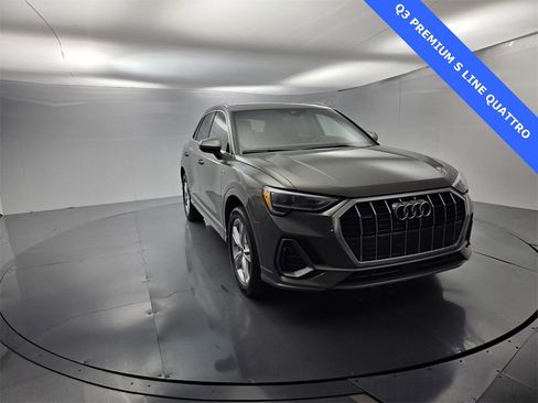 Used 2022 Audi Q3 2.0T Premium w/ Convenience Package image 3