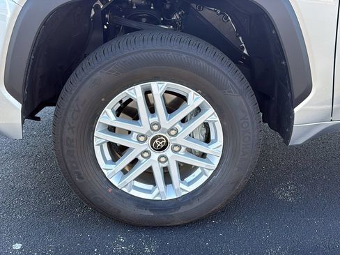 Used 2023 Toyota Tundra SR5 w/ SR5 Convenience Package AWD/4WD image 9