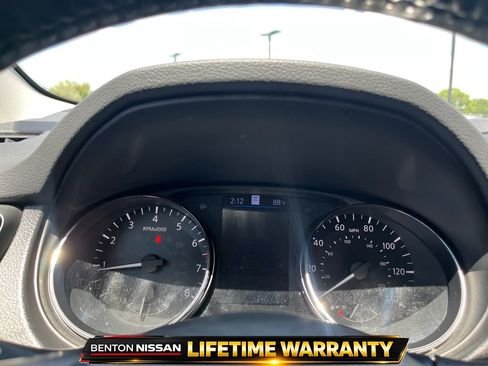 Used 2021 Nissan Rogue Sport SL w/ Premium Package FWD image 13
