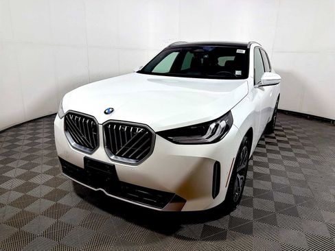 Used 2026 BMW X3 xDrive30i w/ Premium Package AWD/4WD image 3