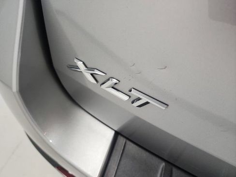 Used 2021 Ford Explorer XLT w/ Equipment Group 202A AWD/4WD image 9