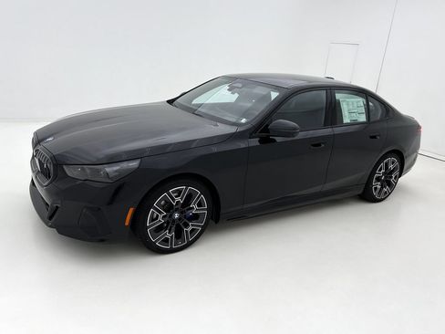 New 2027 BMW i5 xDrive40 w/ M Sport Package AWD/4WD image 2