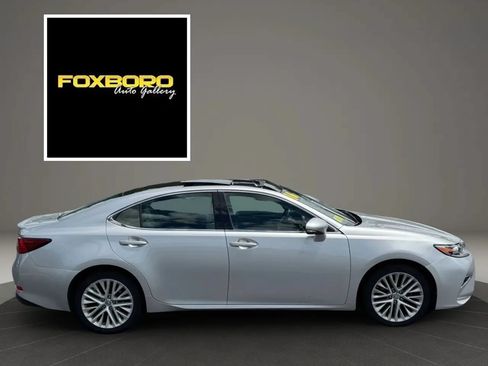 Used 2016 Lexus ES 350 w/ Luxury Package w/Wood Trim FWD image 4