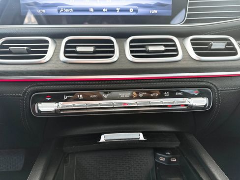 Used 2024 Mercedes-Benz GLE 450 GLE 450 4MATIC Sport Utility 4 image 20