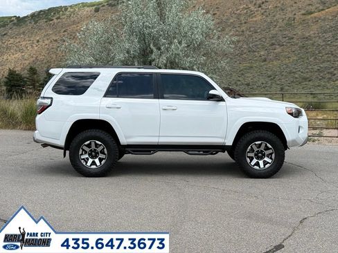 Used 2020 Toyota 4Runner TRD Off-Road AWD/4WD image 6