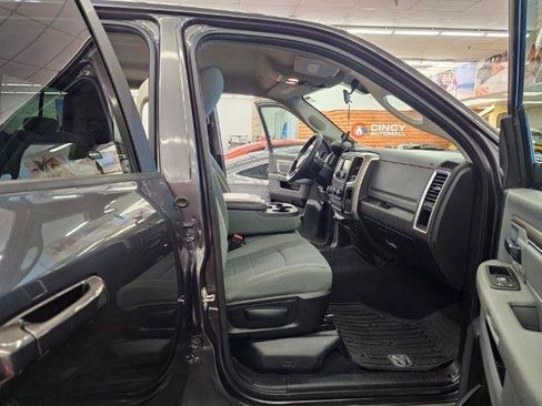 Used 2019 RAM 1500 Classic SLT AWD/4WD image 29