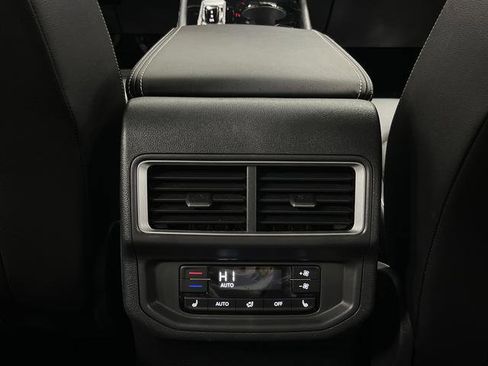 Used 2024 Volkswagen Atlas SEL Premium R-Line image 33