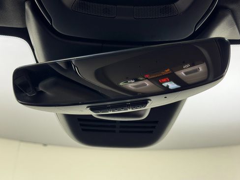 Used 2023 Volvo XC60 B5 Ultimate w/ Climate Package image 32