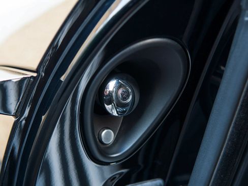 Used 2016 Rolls-Royce Wraith RWD image 28