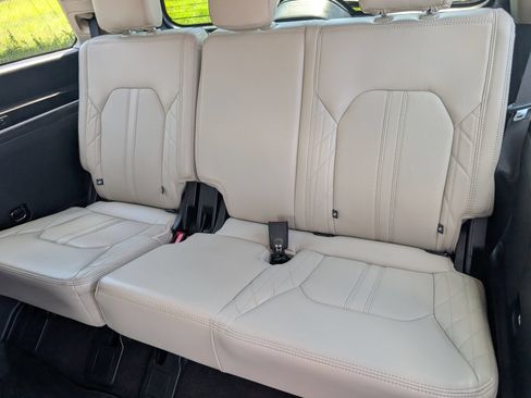 Used 2020 Ford Expedition Platinum RWD image 17