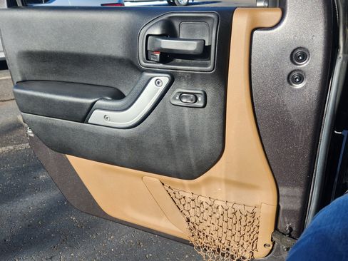 Used 2016 Jeep Wrangler Unlimited Sahara w/ Mopar Chrome Edition Group image 13