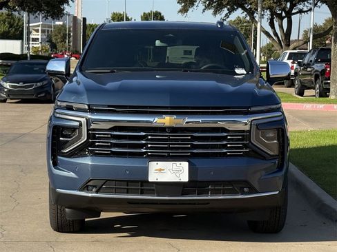 New 2026 Chevrolet Suburban Premier image 7