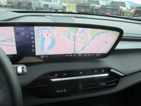 Certified 2025 Buick Enclave Sport Touring w/ Power Package image 27