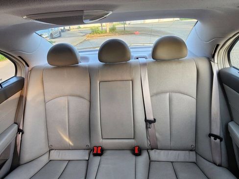 Used 2005 Mercedes-Benz E 320 Sedan image 23