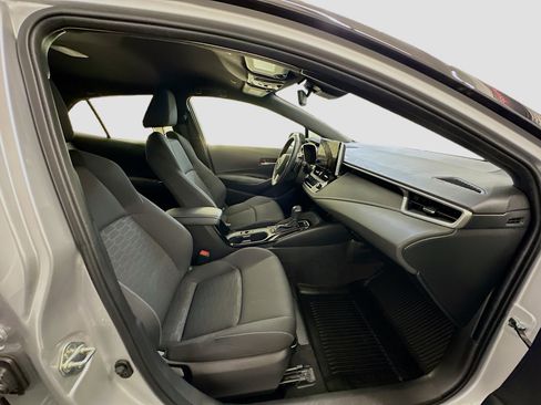 Used 2025 Toyota Corolla Hatchback image 32