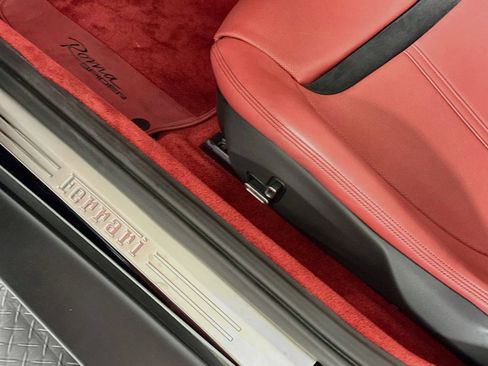 Used 2026 Ferrari Roma Spider RWD image 21