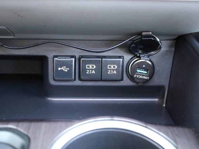 Used 2021 Toyota Highlander Platinum AWD/4WD image 26
