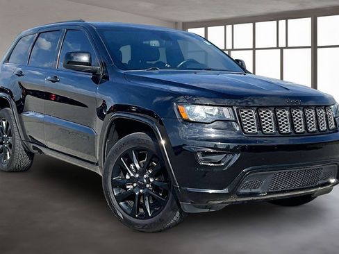 Used 2020 Jeep Grand Cherokee Altitude AWD/4WD image 11