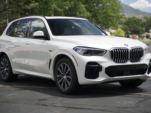 Used 2023 BMW X5 xDrive45e w/ Executive Package AWD/4WD image 7