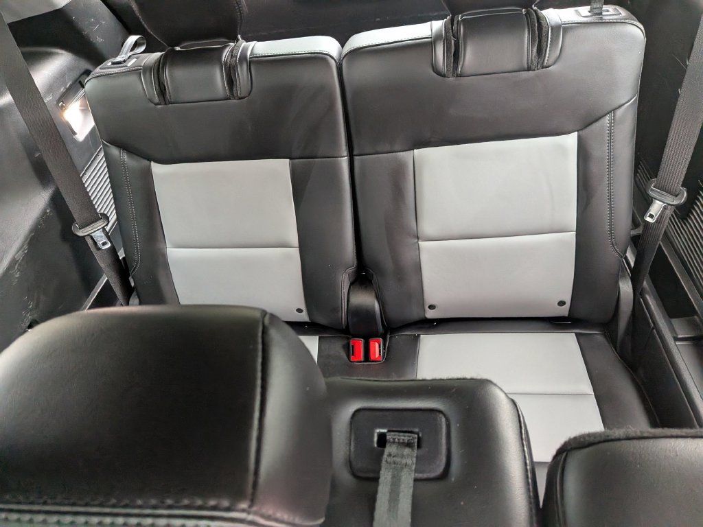 Used 2023 Ford Explorer XLT w/ Equipment Group 202A AWD/4WD image 38