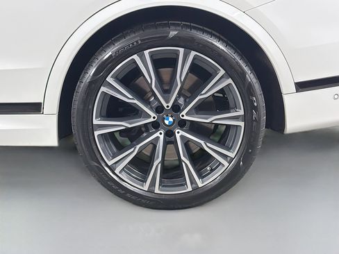 Used 2021 BMW X7 M50i image 33