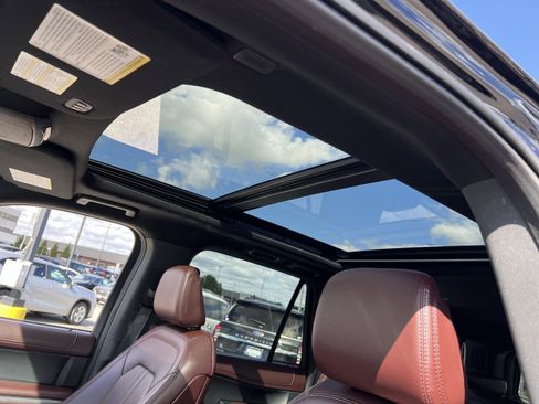 Used 2023 Ford Expedition Max Limited image 24