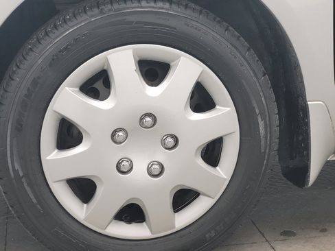 Used 2015 Nissan Versa S Plus FWD image 31