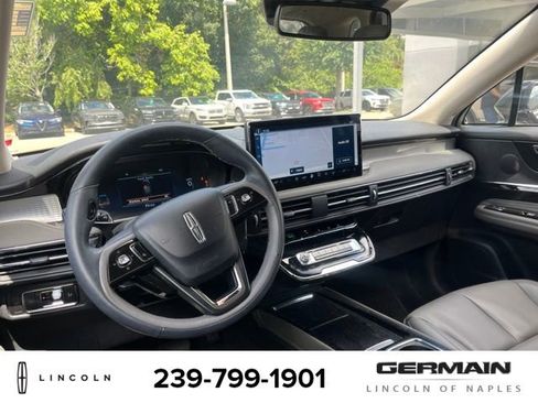Used 2023 Lincoln Corsair FWD image 16