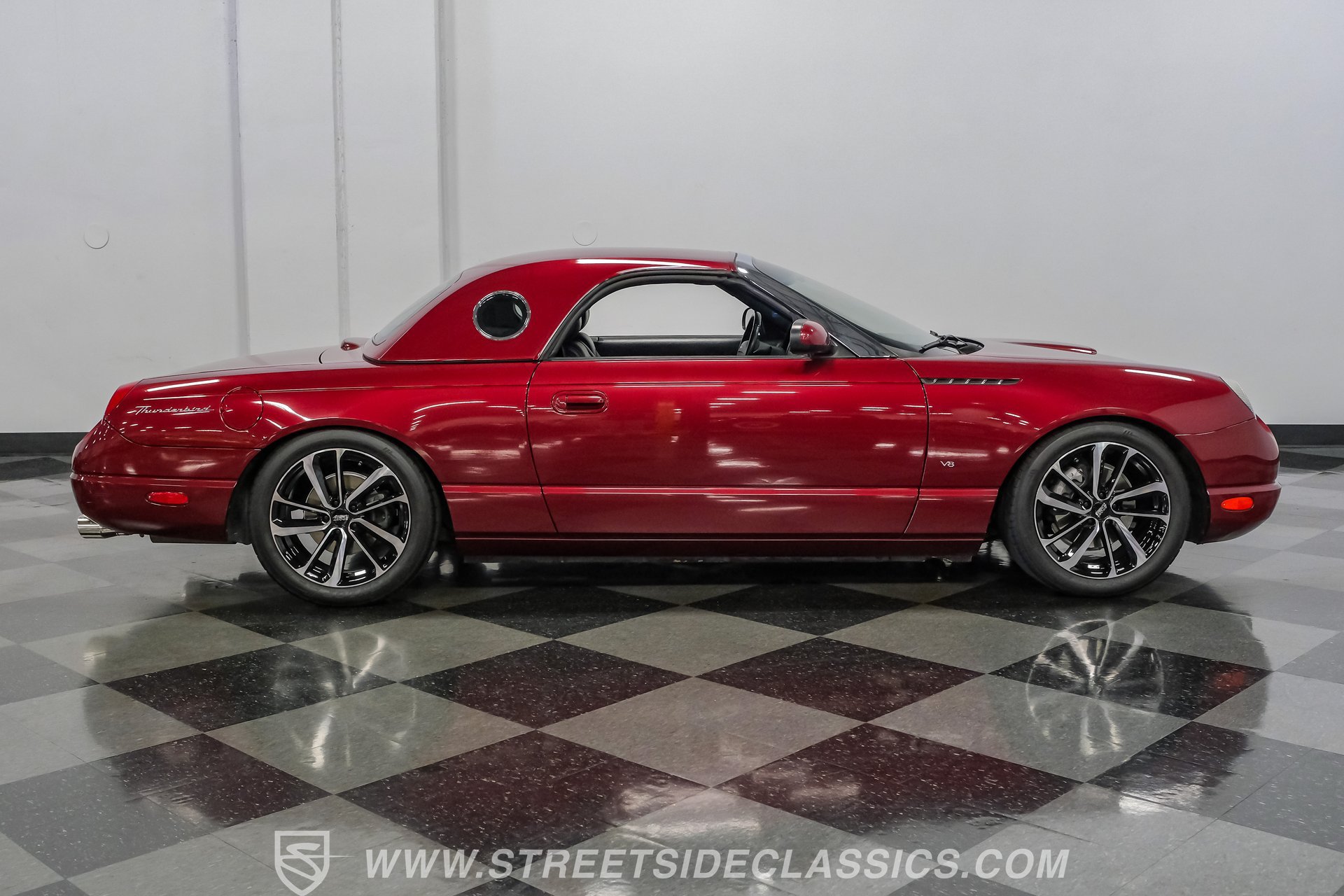 Used 2004 Ford Thunderbird RWD image 16