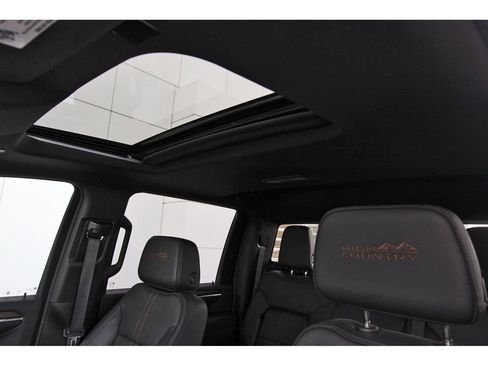 Used 2024 Chevrolet Silverado 2500 High Country w/ High Country Premium Package image 26