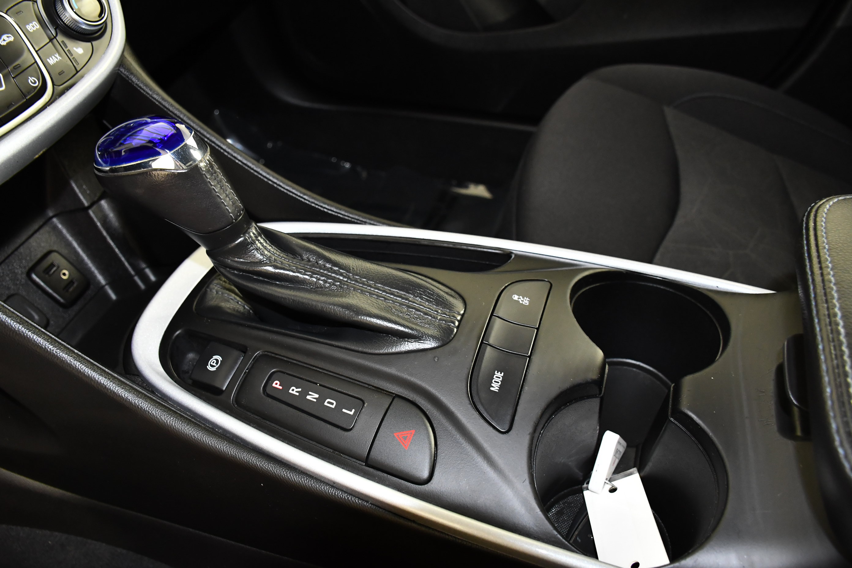 Used 2018 Chevrolet Volt LT w/ Comfort Package FWD image 29