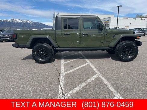 Used 2023 Jeep Gladiator Sport AWD/4WD image 2