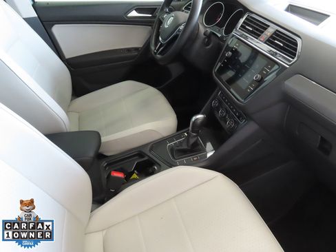 Used 2019 Volkswagen Tiguan SE image 27