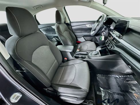 Used 2023 Kia Forte LXS w/ LXS Technology Package FWD image 25