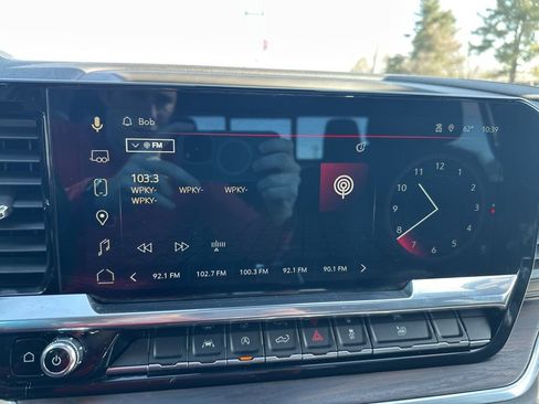 Used 2022 GMC Sierra 1500 SLT w/ SLT Convenience Package image 25