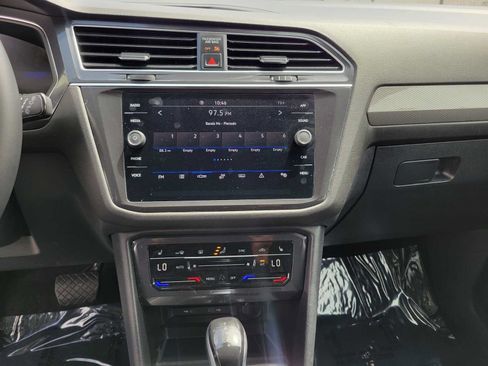 Used 2023 Volkswagen Tiguan SE FWD image 29