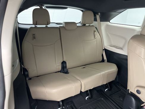 Used 2023 Toyota Sienna XLE image 43