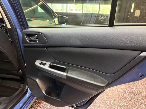 Used 2015 Subaru Impreza 2.0i Premium AWD/4WD image 25