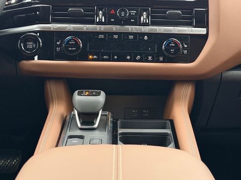 New 2026 Nissan Pathfinder Platinum image 30