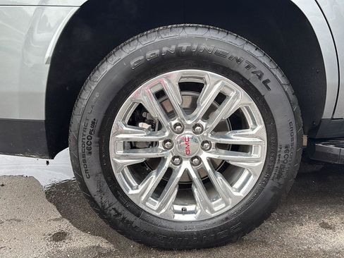 Used 2024 GMC Yukon SLT image 12