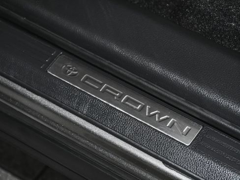 Used 2024 Toyota Crown AWD/4WD image 11