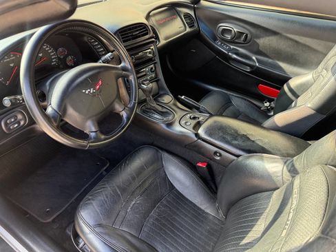 Used 2002 Chevrolet Corvette Coupe w/ Preferred Equipment Group2 image 10