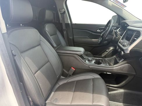 Used 2023 GMC Acadia SLT w/ Elevation Edition FWD image 16