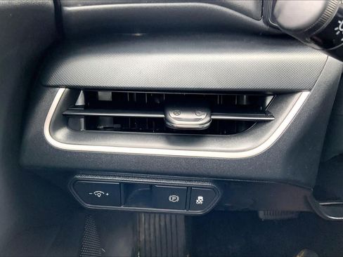 Used 2025 Kia K4 FWD image 33