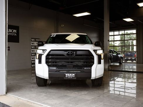 Used 2022 Toyota Tundra SR5 w/ SR5 Convenience Package AWD/4WD image 3