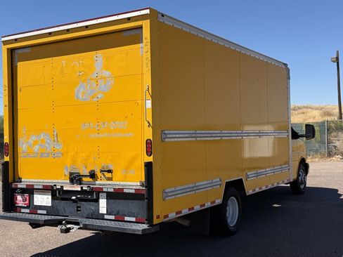 Used 2017 GMC Savana 3500 Extended RWD image 6